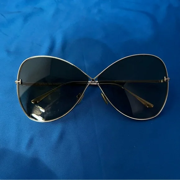 Gently used Tom Ford Sunglasses Tom Ford | Accessories | Authentic Tom Ford Sunglasses  main image 3